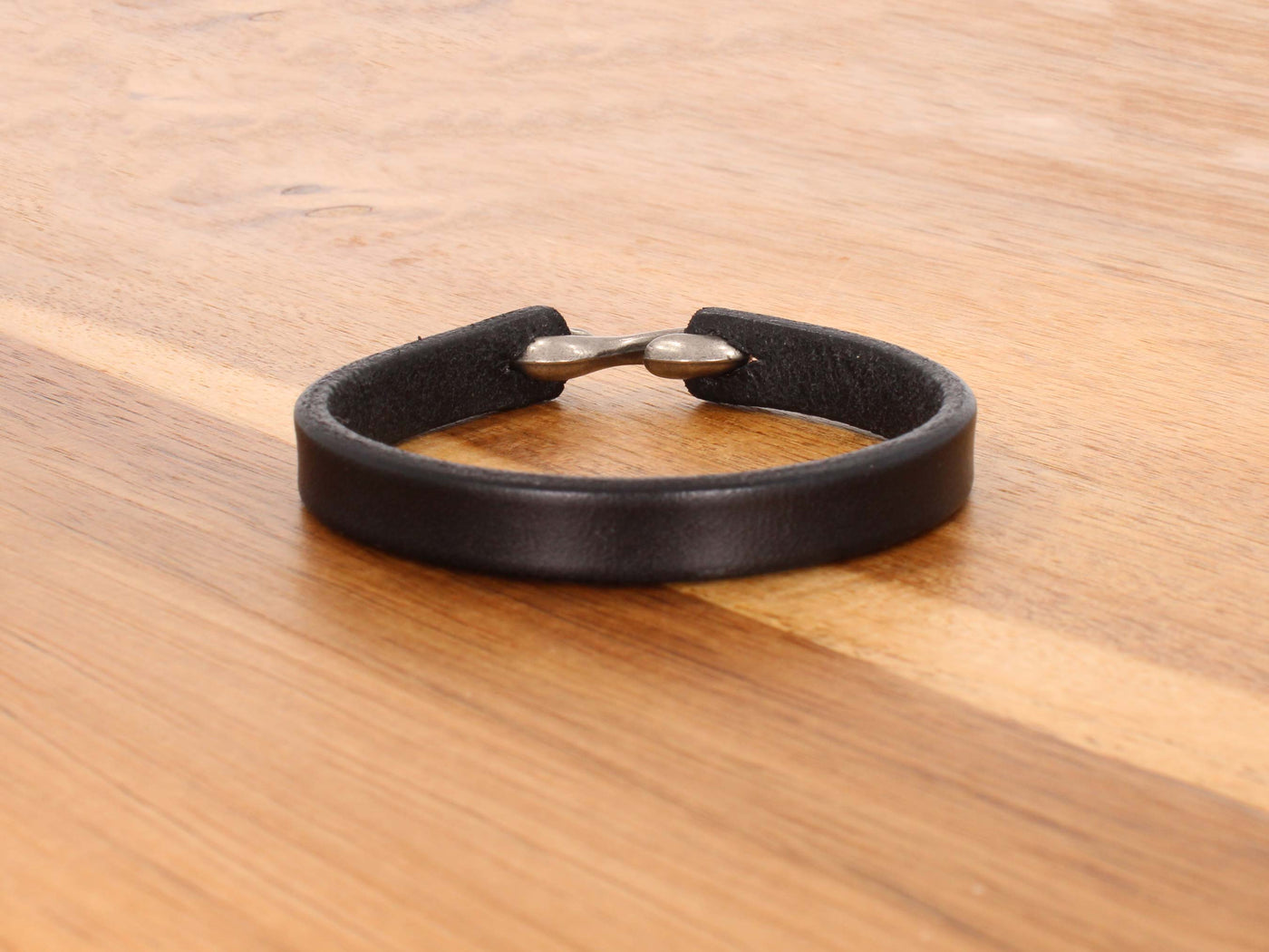 Noir - Personalized Leather Bracelet